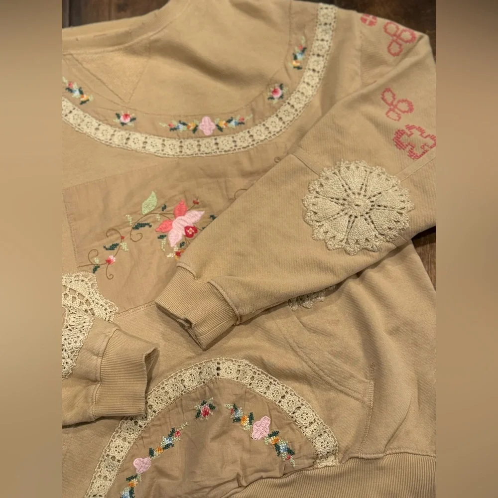 Free People GRAMS ATTIC SWEATSHIRT - Picture 15 of 16